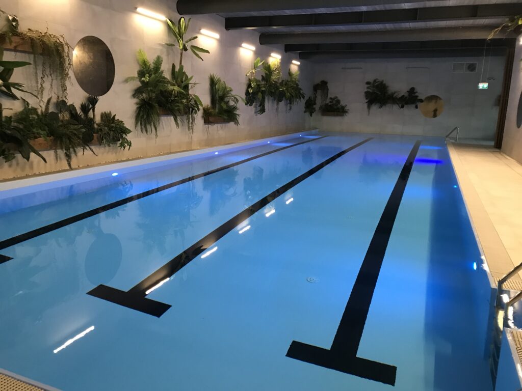 Baseinas Mažeikiuose 25×7,5 m su PVC danga ir perpylimo sistema